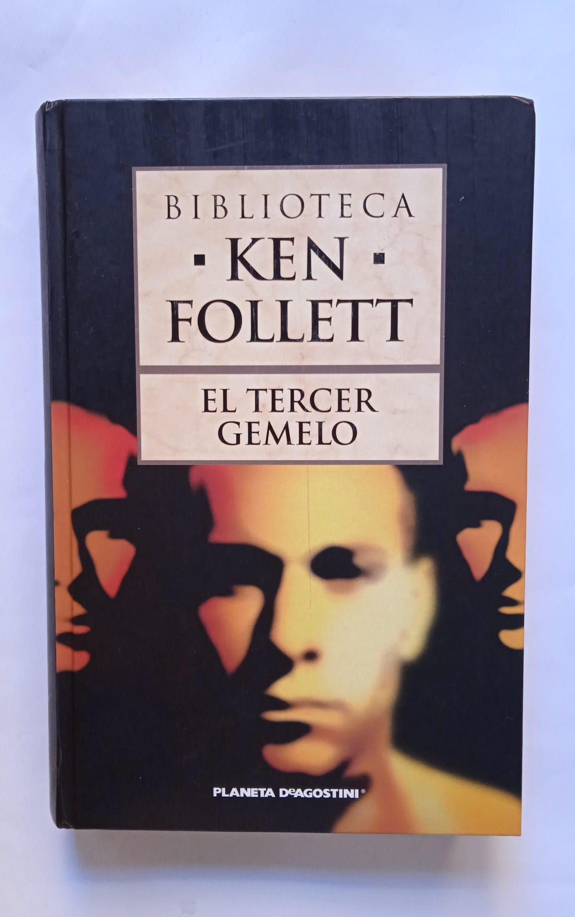 Libro El tercer gemelo. Ken Follett