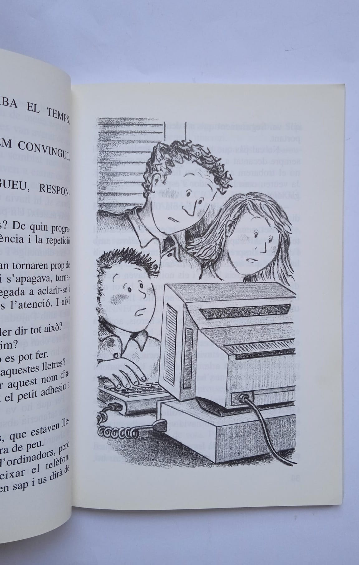 Libros de Casals Jove: Sota el volcà lila y  El secret de l'ordinador. 1998