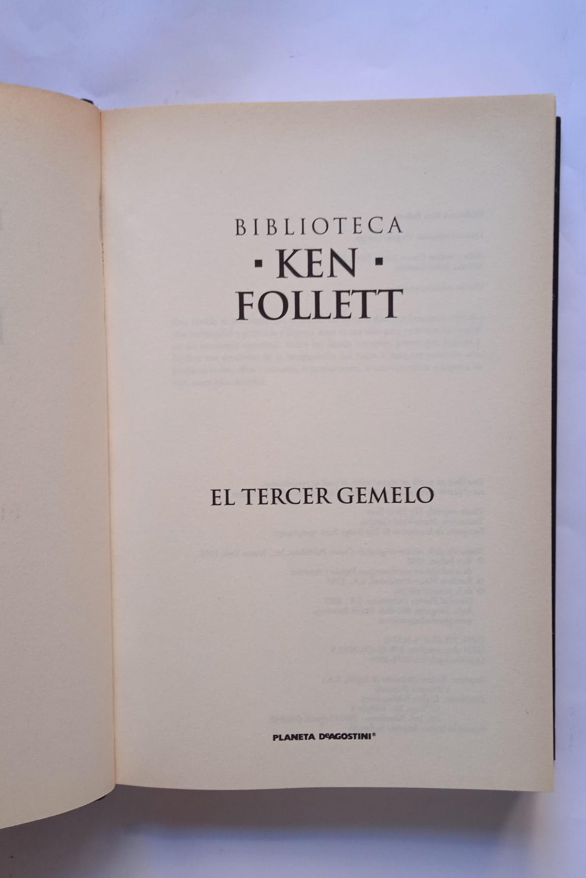 Libro El tercer gemelo. Ken Follett