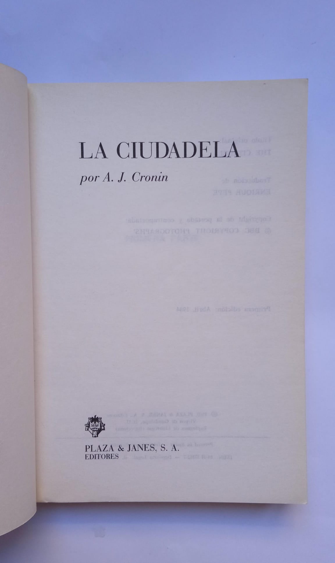 Libros La ciudadela y Quédate a mi lado.