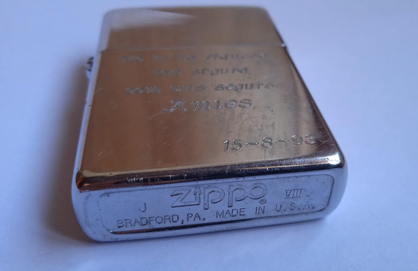 Mechero Zippo original. Con dedicatoria en catalán de 1993.