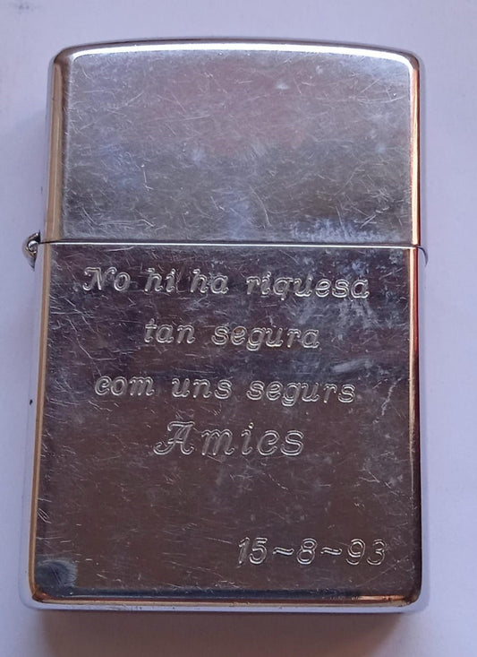 Mechero Zippo original. Con dedicatoria en catalán de 1993.