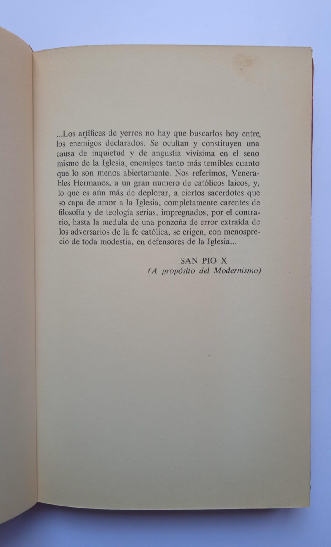 Libro Los nuevos curas. Michel de Saint Pierre. 1965