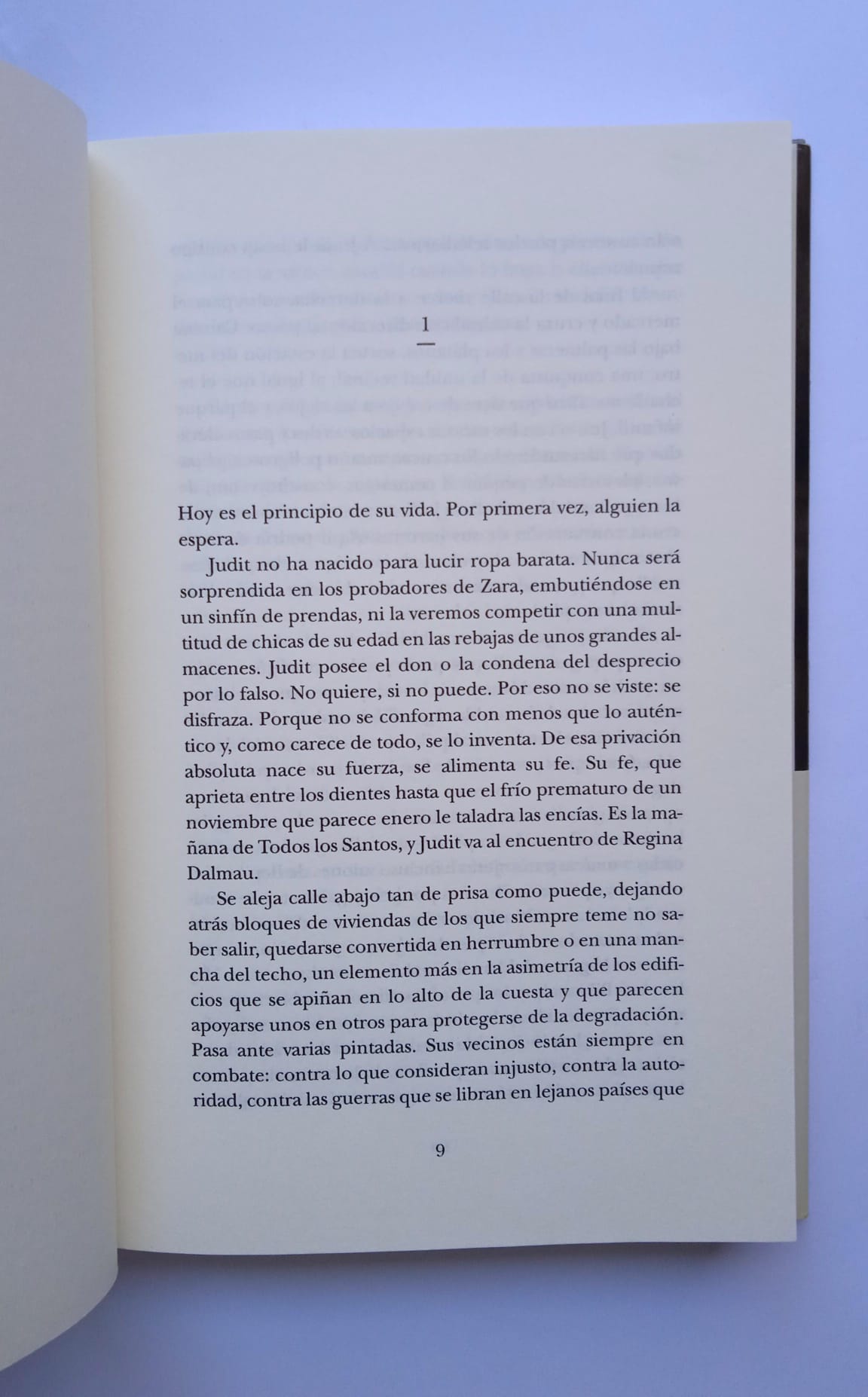 Libro Mientras vivimos. Maruja Torres