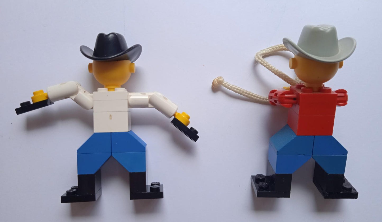 LEGO cowboys de 1976 con folleto de instrucciones