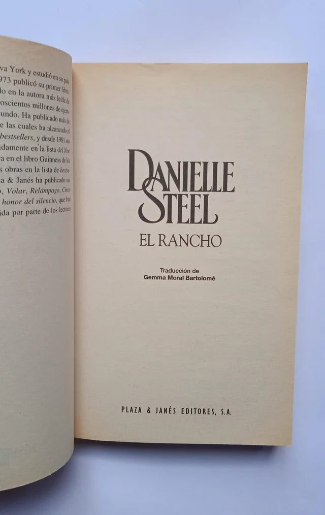 Libros de Danielle Steel: Destinos errantes y El rancho.